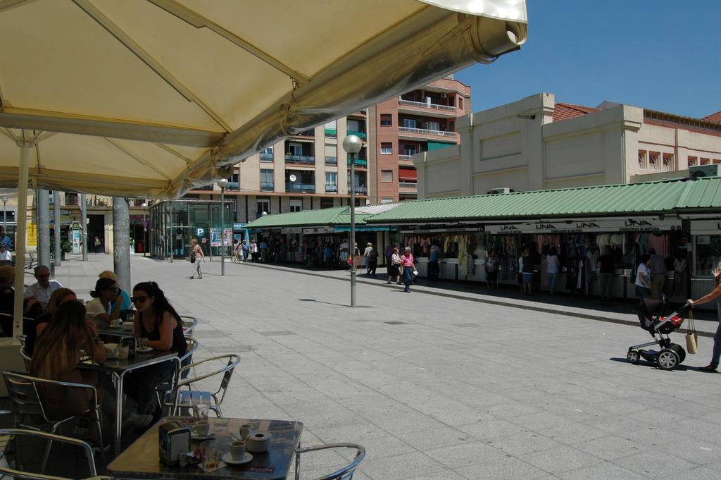 Bcn4Days 24/7 Apartments L'Hospitalet de Llobregat Exterior photo